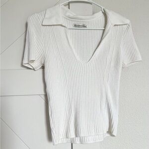 White ribbed Abercrombie collared shirt small